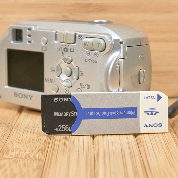 Vintage Sony Cyber-shot DSC-P43 4.1MP Digital Camera, Made in Japan - Picture 12 of 12
